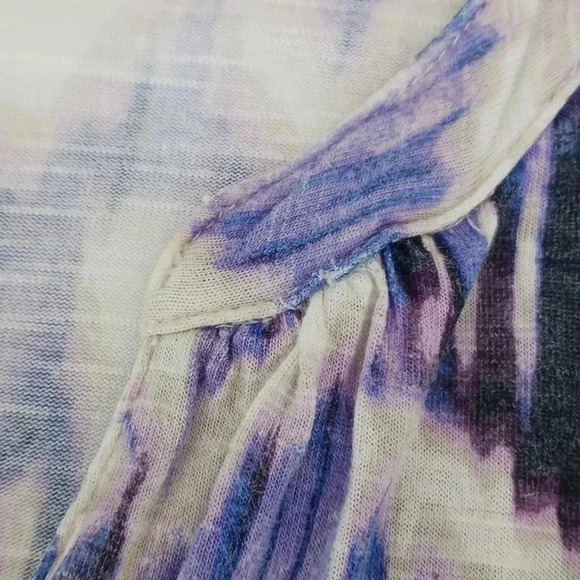 Chico's Purple and White tie-dye look v-neck top size XL - Picture 5 of 5